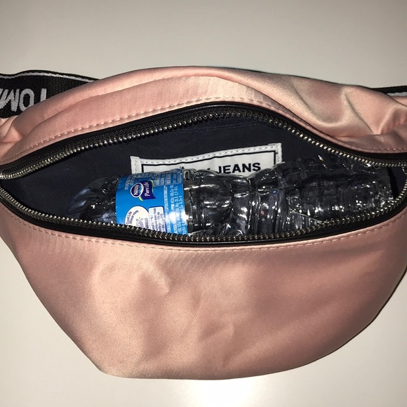 Tommy Hilfiger waist bag / fanny pack - Picture 3 of 4